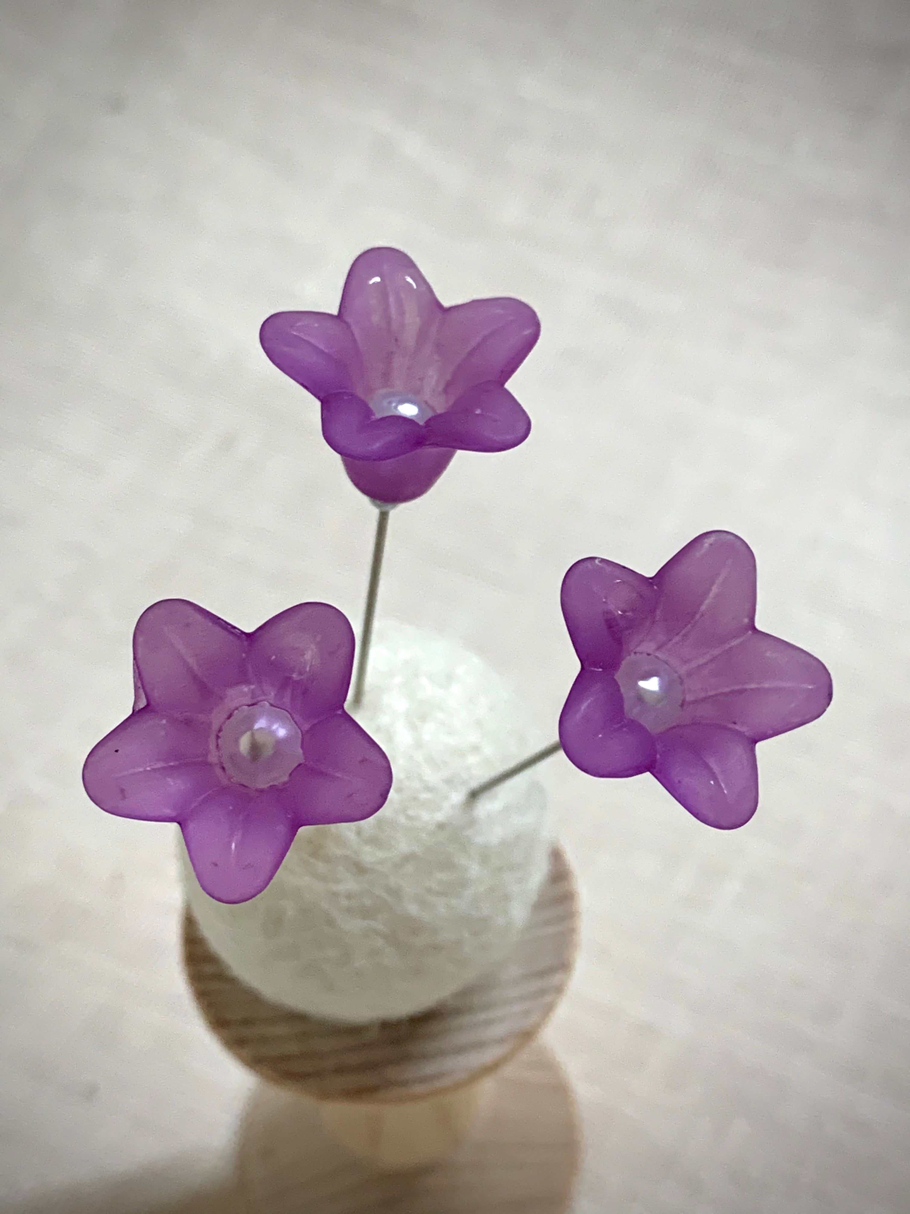 Violet Purple Flower Pins made by The Surgeon's Knots: Pincushions, De